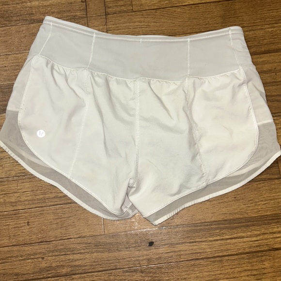 Lululemon athletica - Picture 2 of 6